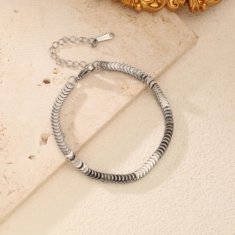 EILIECK Modisches Silberfarbenes Flachketten-Set aus Edelstahl, Halskette und Armband, Hochwertiger Schmuck mit Metalltextur – Detail 15