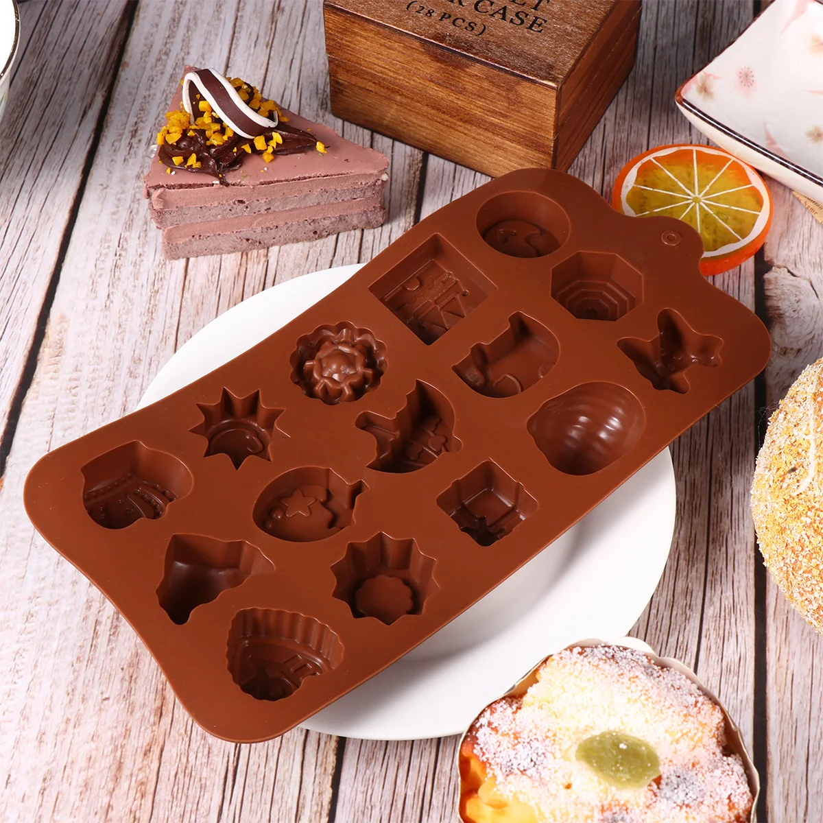

2PCS Creative Shaped Design Baking Tools Baking Gadgets Multi-Purpose Silicone Molds for Chocolate (Style 2, Random Color)