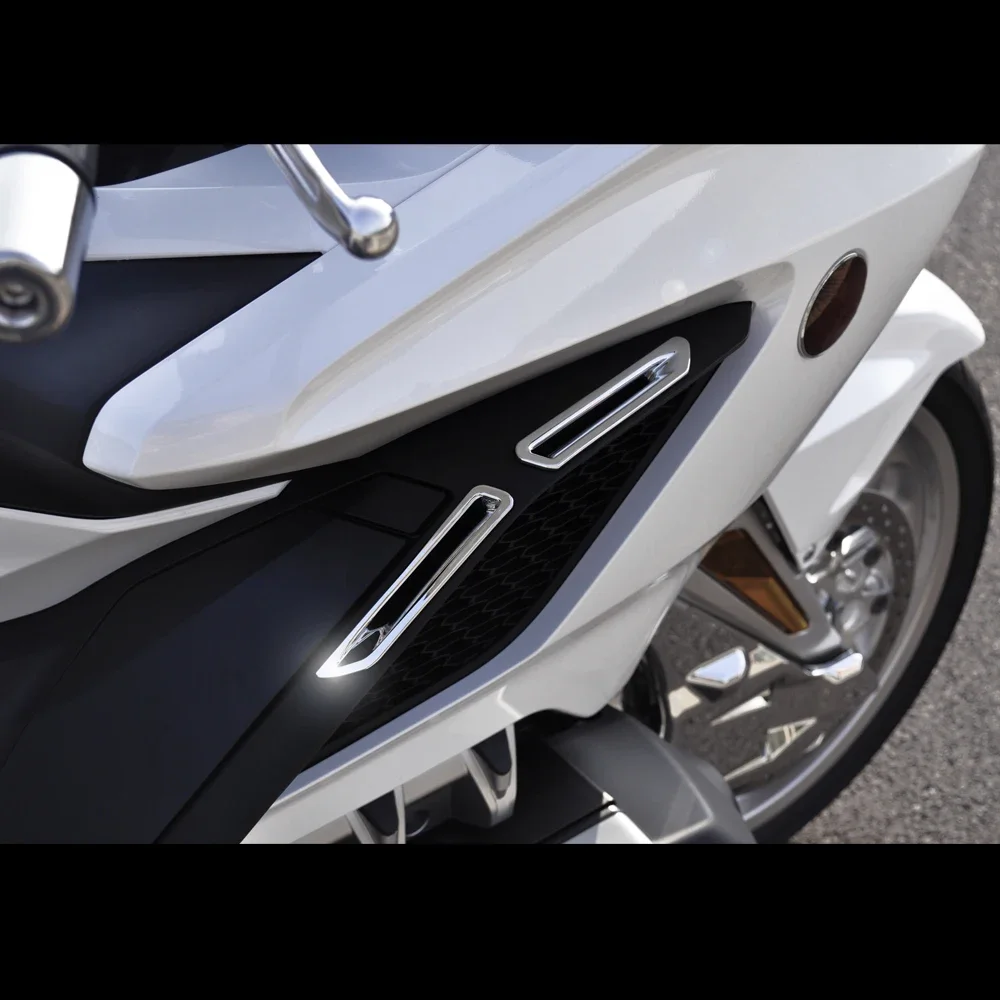 

Chrome Side Covers Air Guides Of Left And Right For Honda Gold Wing 1800 GL1800 F6B Motorcycle Electroplating Decoration Panical