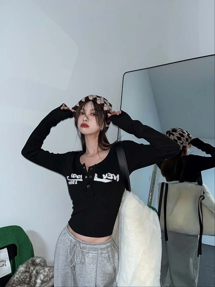 Retro Graffiti Print Elastische T Shirt Frauen Sexy Schlank Crop Top Rippen Lange Hülse O-ansatz Tops Grunge T Tops Koreanische