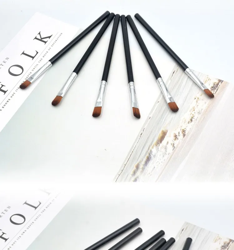 블랙 드로잉 아이브로우 펜슬은 눈썹 디자인, 윤곽선 그리기 또는 모양 그리기에 적합하며 완벽한 메이크업을 도와줍니다.