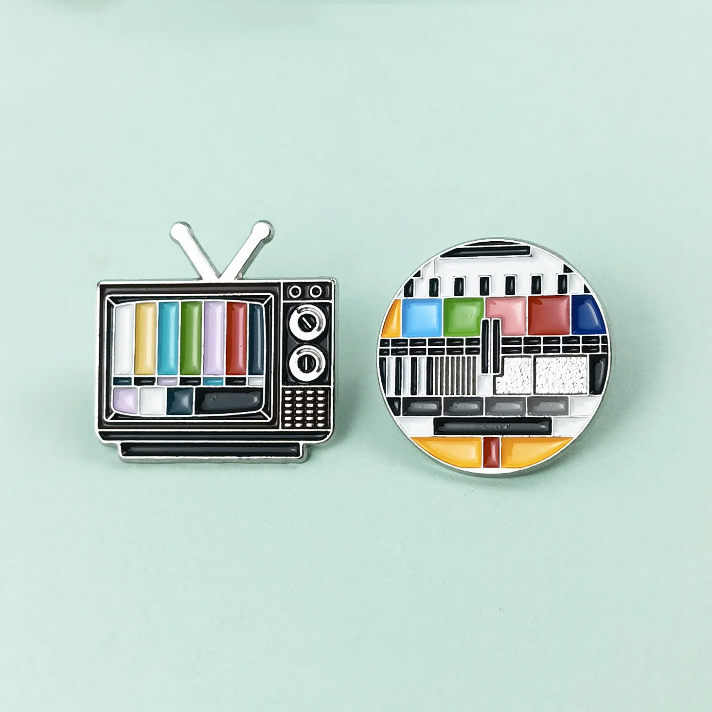 Broche antiguo de dibujos animados en forma de TV, insignia de metal divertida y divertida sin señal, ropa de moda, decoración de bolsos