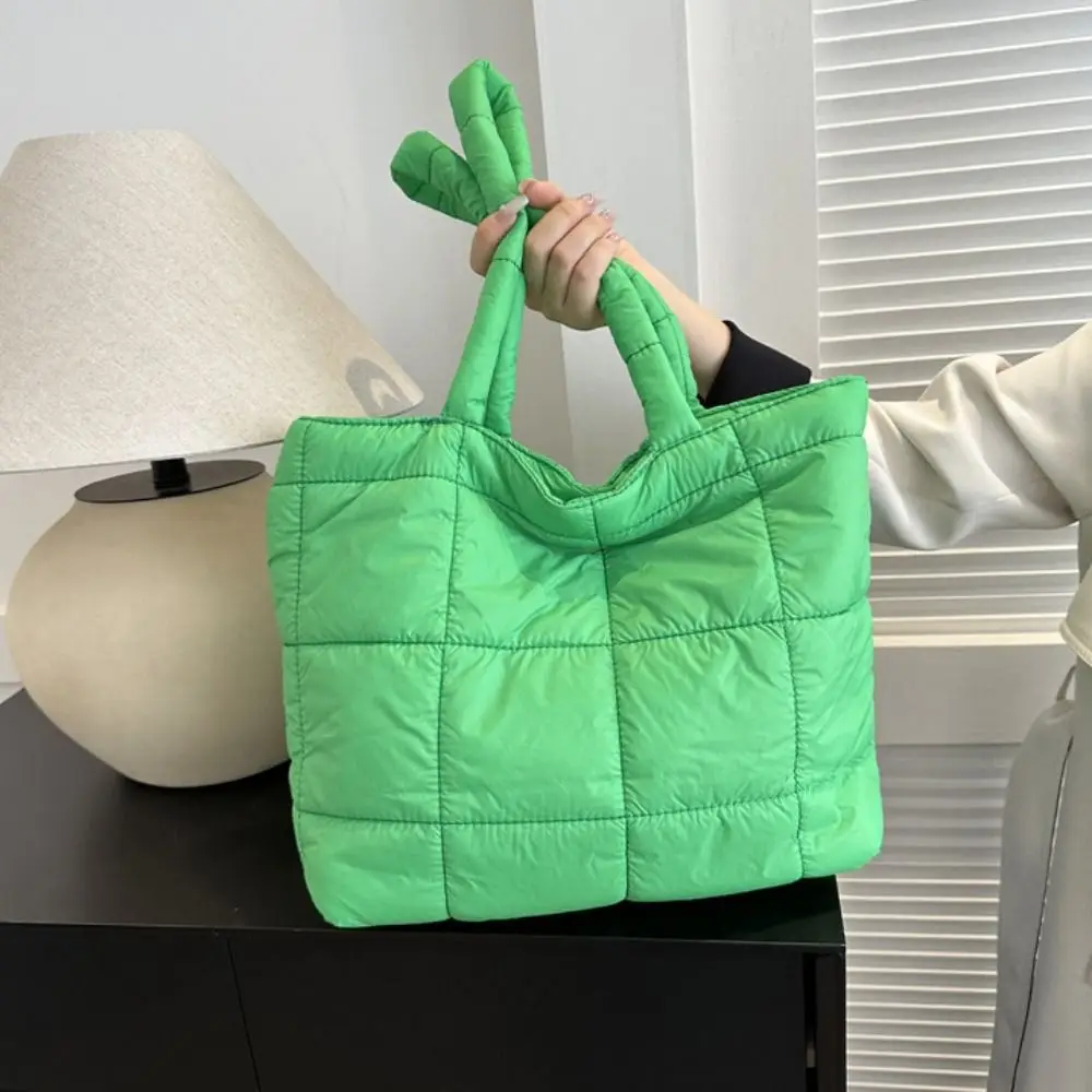 Sacola de nuvem acolchoada de grande capacidade para meninas, nylon simples, bolsa de algodão espacial, alça monocromática, bolsa de ombro inchada para meninas