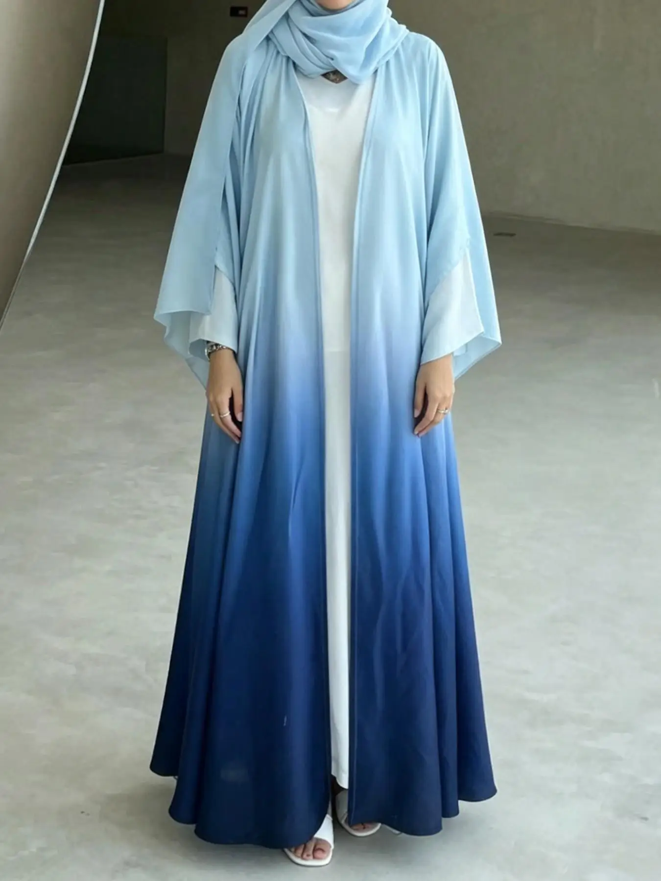 Abaya cardigan with elegant light blue gradient without headscarf; modest Muslim long dress; suitable for daily wear in spring a