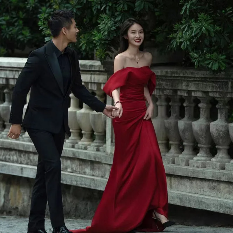 Weinrotes One-Shoulder-Satin-Toastkleid für die Braut, Temperament, Fischschwanz, Hochzeit, Verlobung, Abendkleid, individuell gestaltet