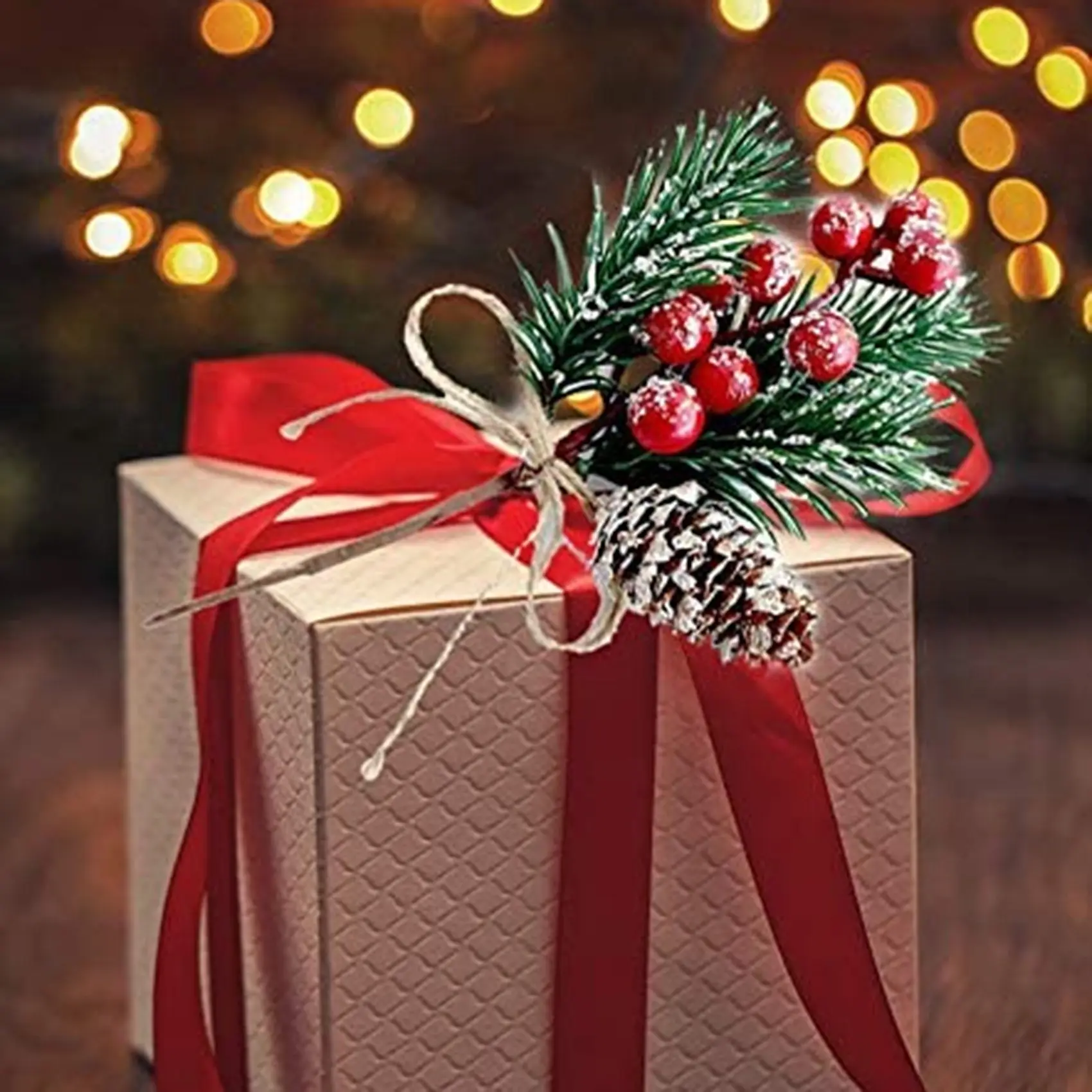 فروع الصنوبر الاصطناعي ، ينبع التوت الأحمر ، دائمة الخضرة ، ديكور التوت عيد الميلاد ، المخاريط الصنوبر ، فرع الحرفية ، بيك إكليل ، 8 قطعة