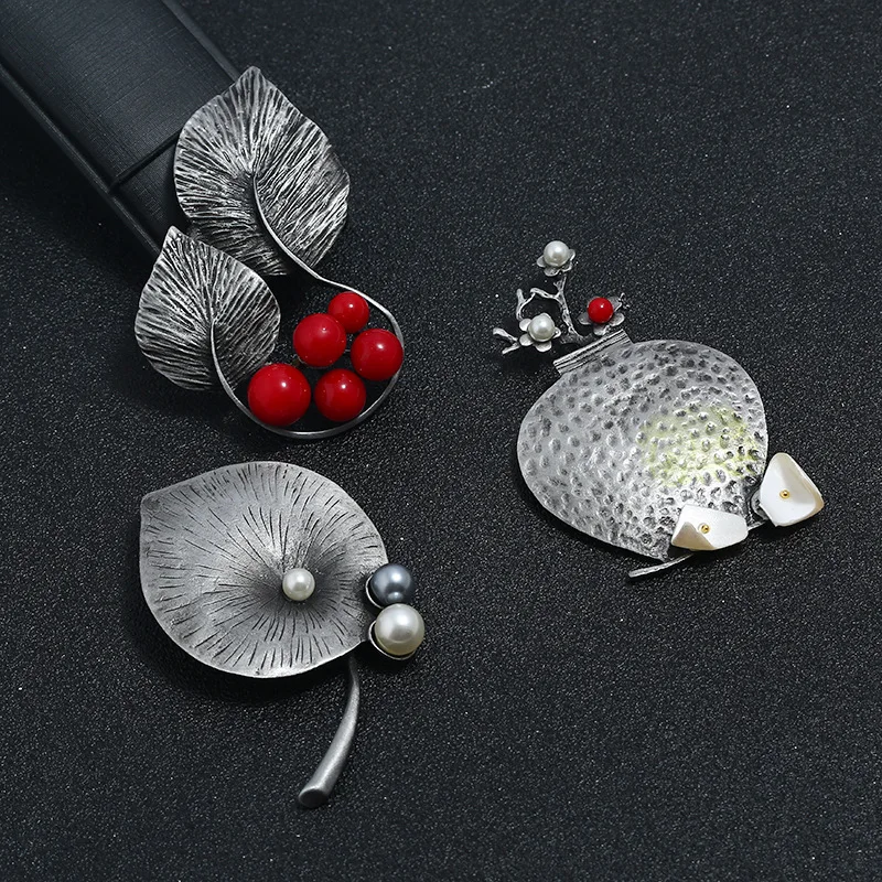 Women Girls Silver Color Flower Leaves Pearl Enamel Pins Brooches Classic Vintage Plant Series Badges Corsage Cloth Coat Jewelry