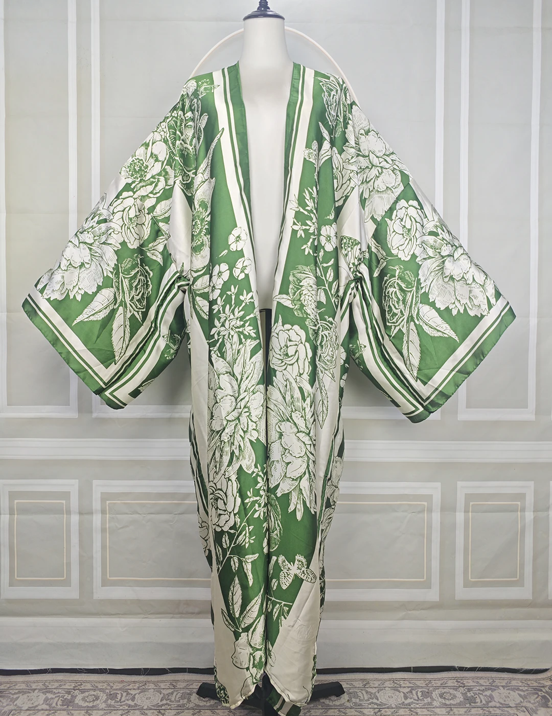 

New Fashion African Women Beach Wear Long Cardigans Oversized Muslim Traditional Loose Silky Printed Kimonos Turkey Duster