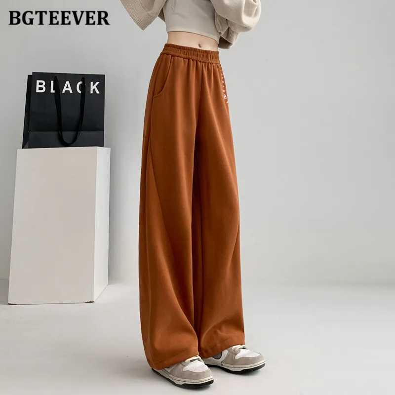 

BGTEEVER Casual Thicken Fleece Warm Ladies Sweatpants Winter Fashion Elastic Waist Embroidery Printed Wide Leg Pants for Women