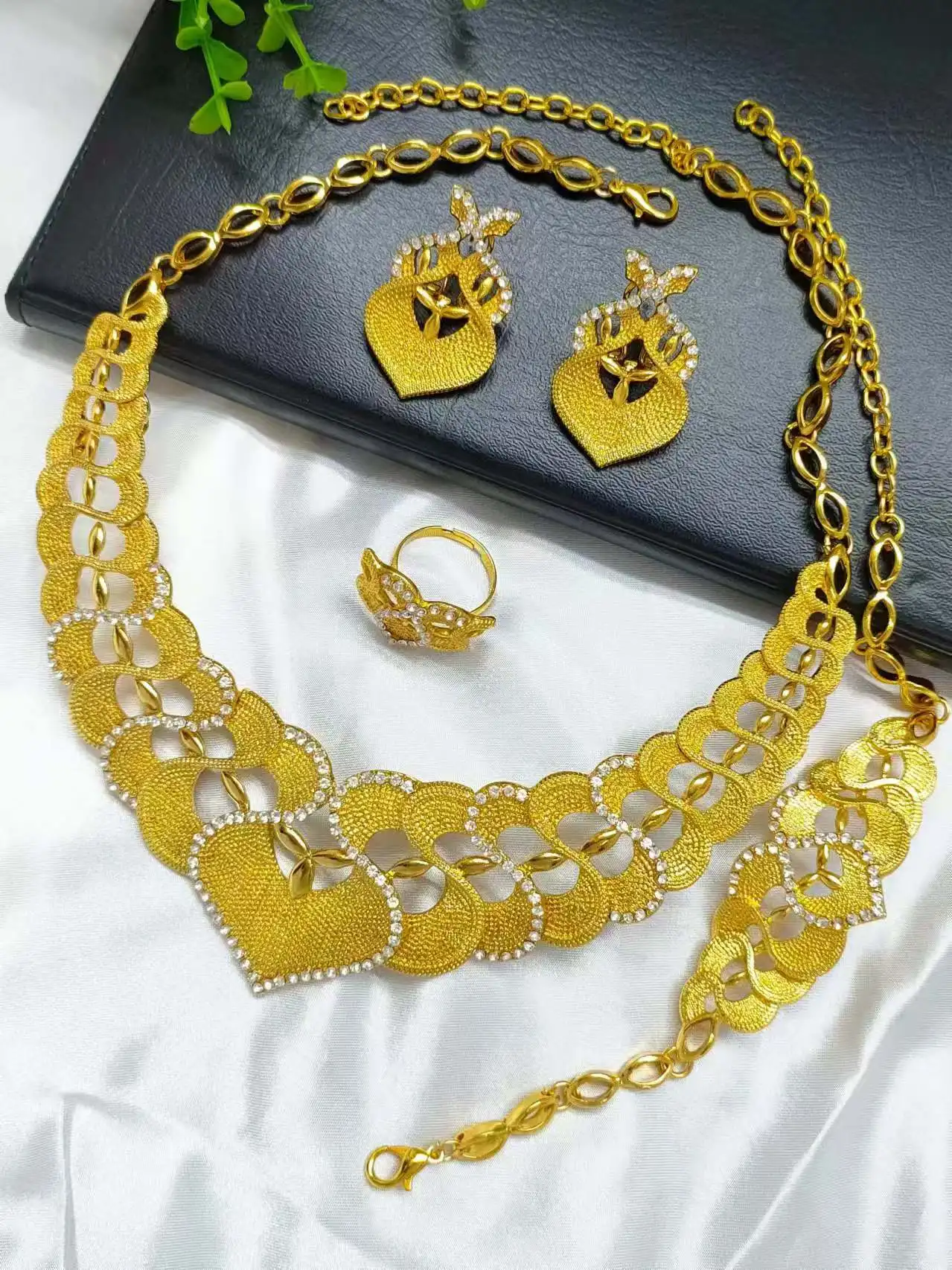 2024 Womens Ethiopian Gold Color Jewelry Set Bridal Dubai Jewellery Wedding Brazilian Eritrean African Earring Necklaces Set