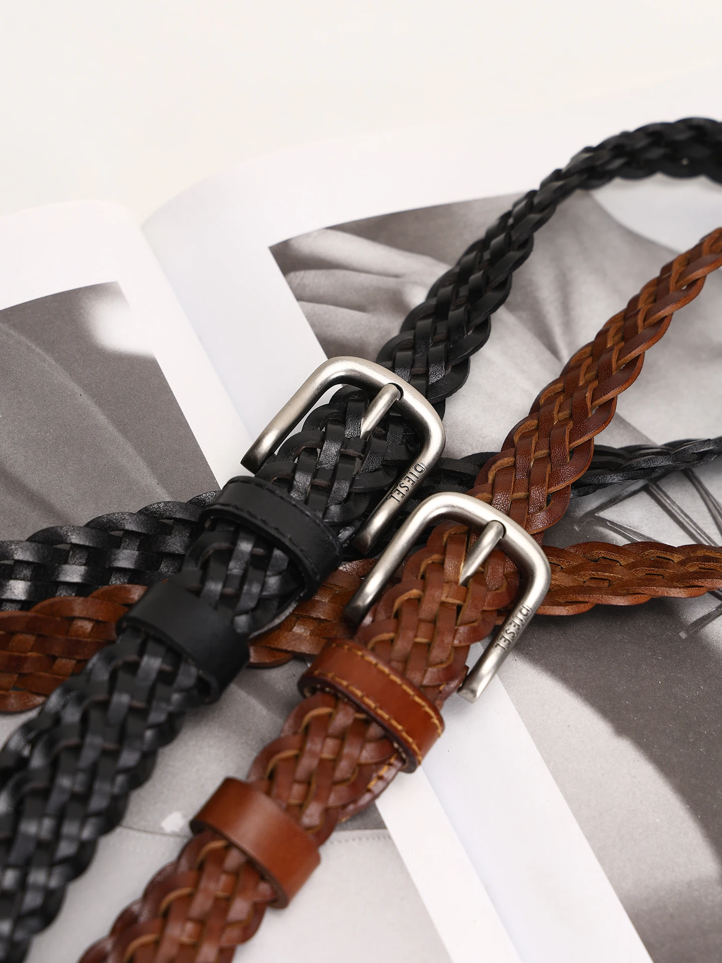 レトロ手織りレザーベルト女性用ブラウントップレイヤー牛革ノーパンチングブラックカラーファッショナブルな芸術的なスタイルベルト