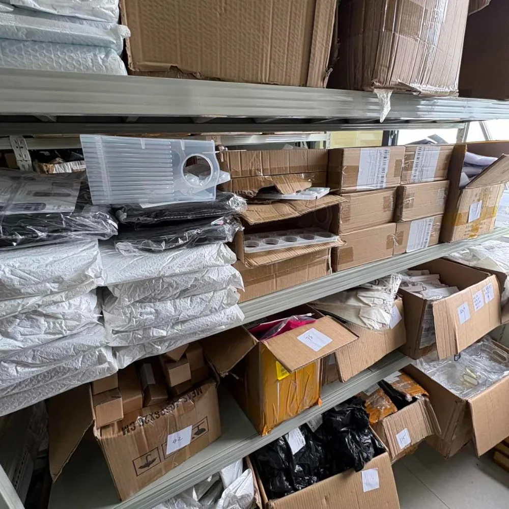 Tesoros seleccionados al azar de una caja misteriosa de un almacén! Aventura sorpresa de desempaquetado. Nunca adivinarás lo que encontré.