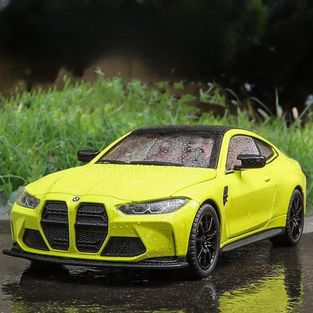 Scale 1/24 M4 Car Model Toy Diecast Alloy Vehicle 4 Doors Opened Metal Body Rubber Tire Sound Light Pull Back Toys Gift for Kids