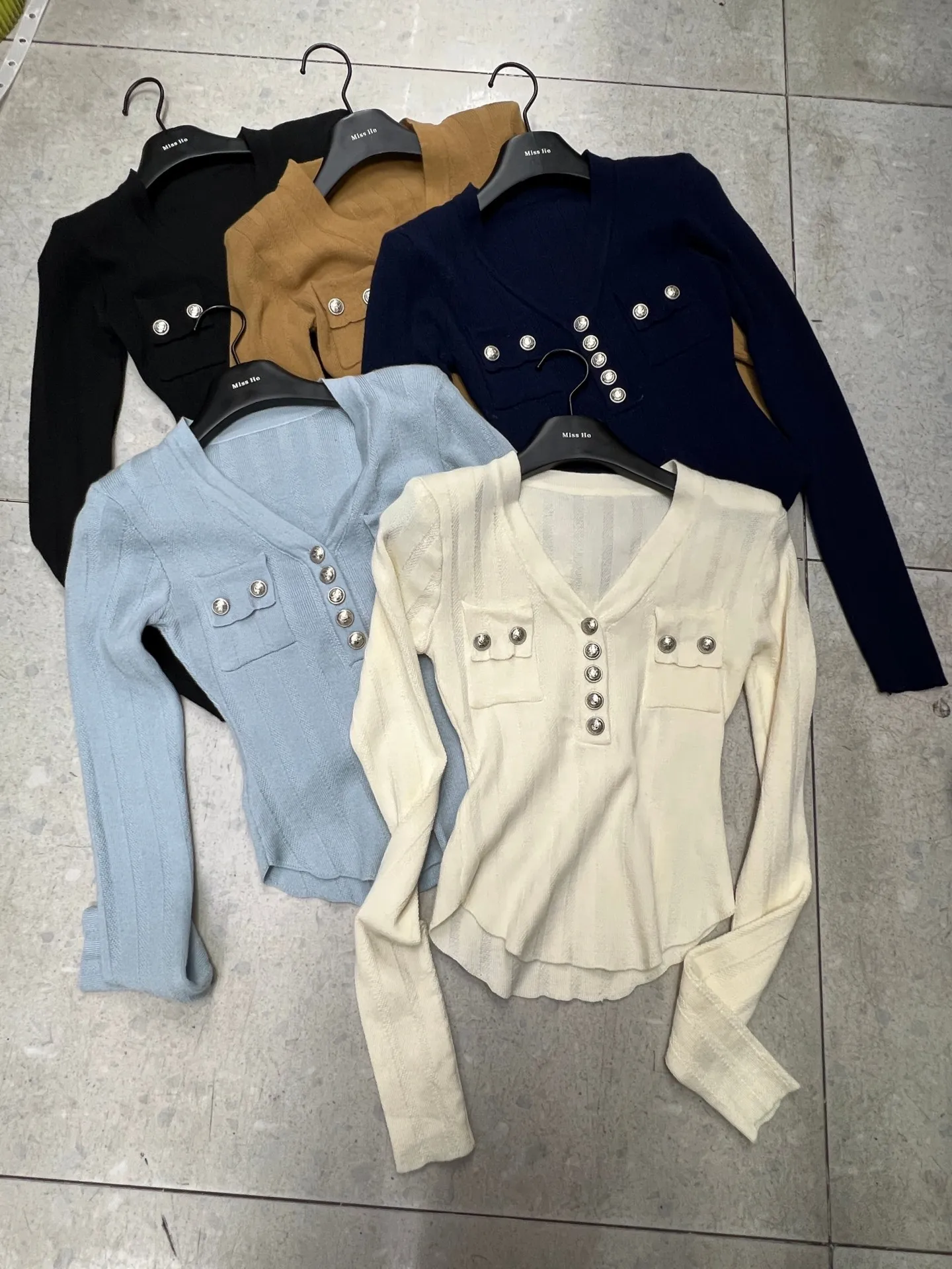 المرأة الخريف الشتاء أنيقة الخامس الرقبة طويلة الأكمام ضئيلة سترة سيدة الشارع الشهير بلون واحدة الصدر الأساسية البلوز الأعلى