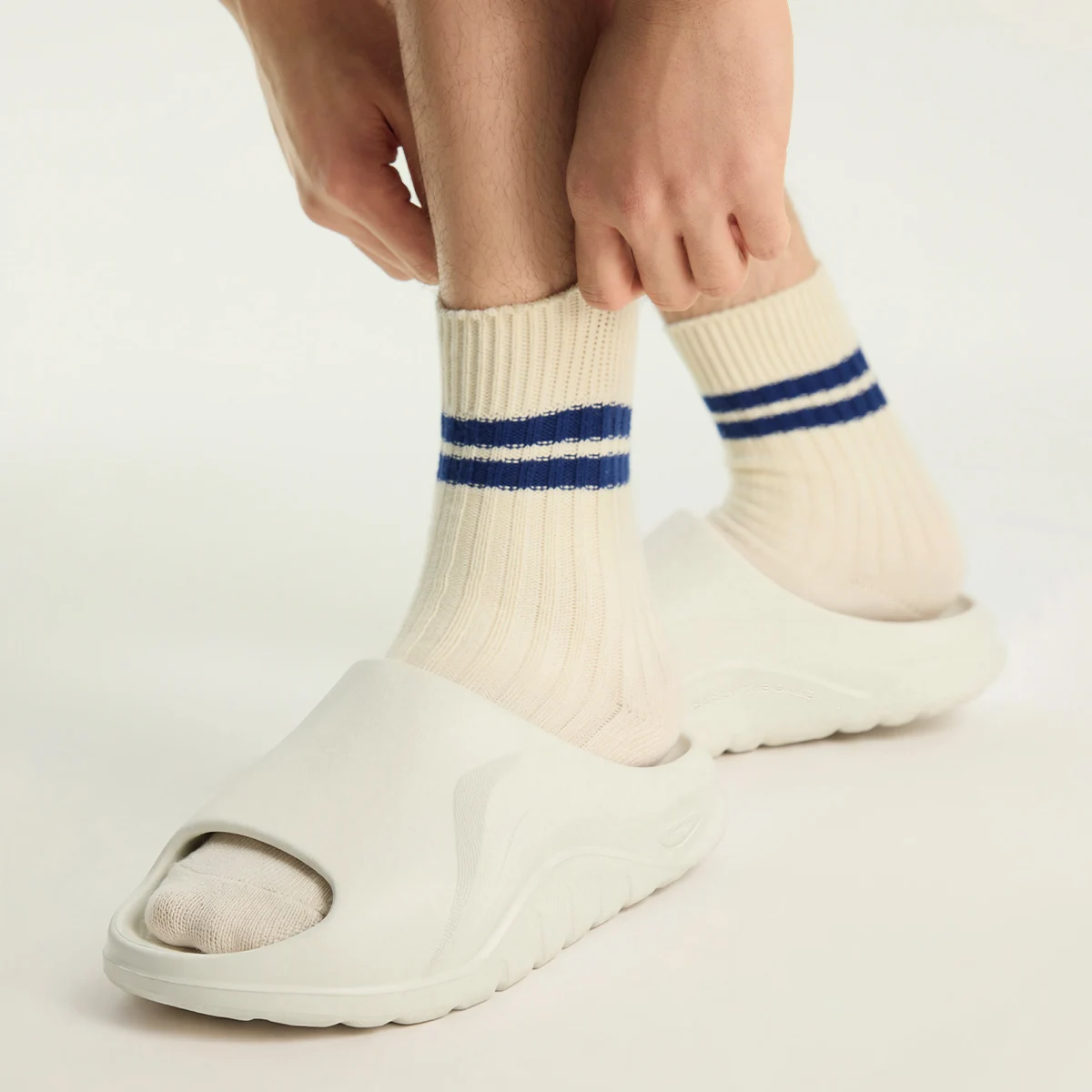 Chinelos Li-Ning Unissex E-SPORTS CLAP Leves e Respiráveis com Salto Grosso, Sandálias Casuais Estilosas e Macias LiNing AGAW007