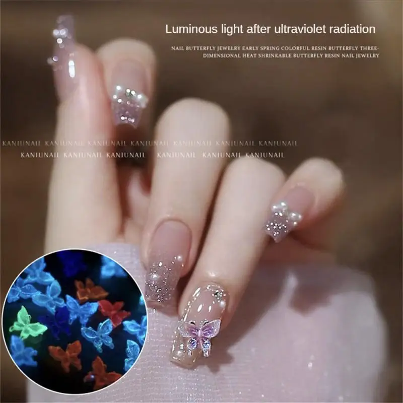 Słodki luksusowy motyl Nail Art Charms 3D Żywica Kawaii Akcesoria Ozdoby kryształowe do paznokci Ice Clear Carft Ornament