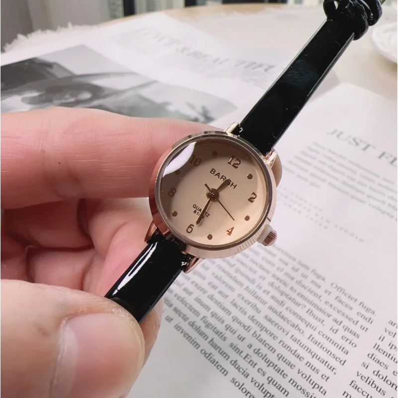 Best-Seller on Douyin Fashion Women's Watch Simple Temperament Special Interest Light Luxury New Watch Wholesale Style Hot Sale