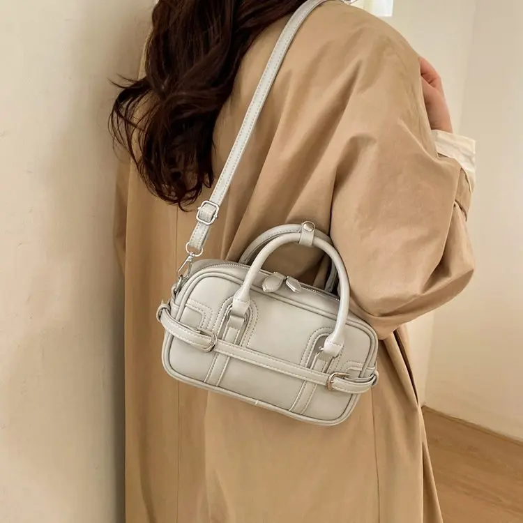 

2026 Women's Large-Capacity Fashion Bag - High-End Vibe, New Commuter Style, Shoulder/Crossbody, Tote & Bucket Designs