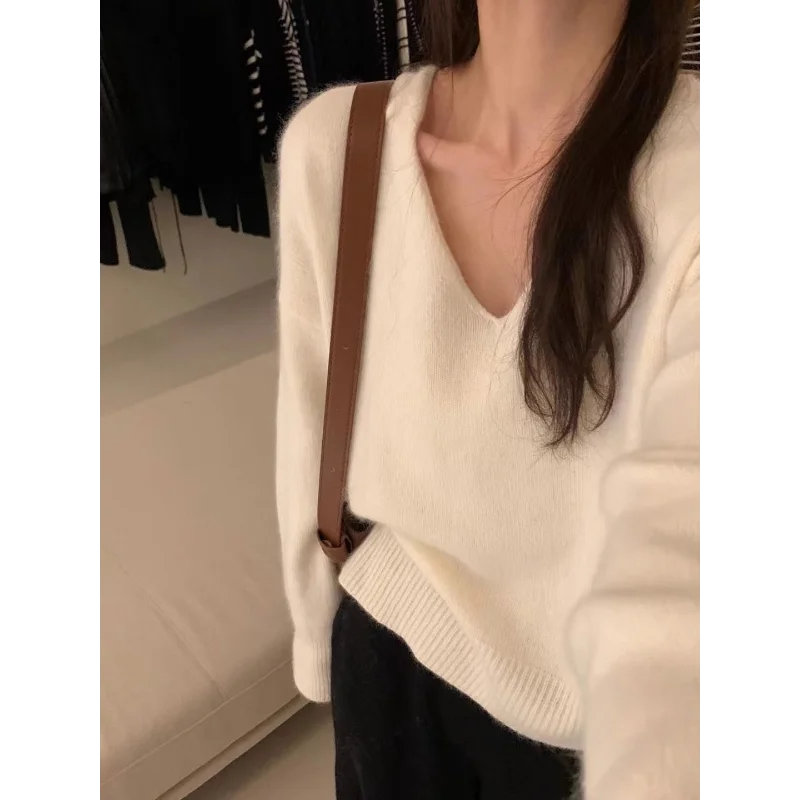 

Korean Simple V-neck Knitted Base Shirt Loose Top Layered Temperament Casual Sweater Pullover