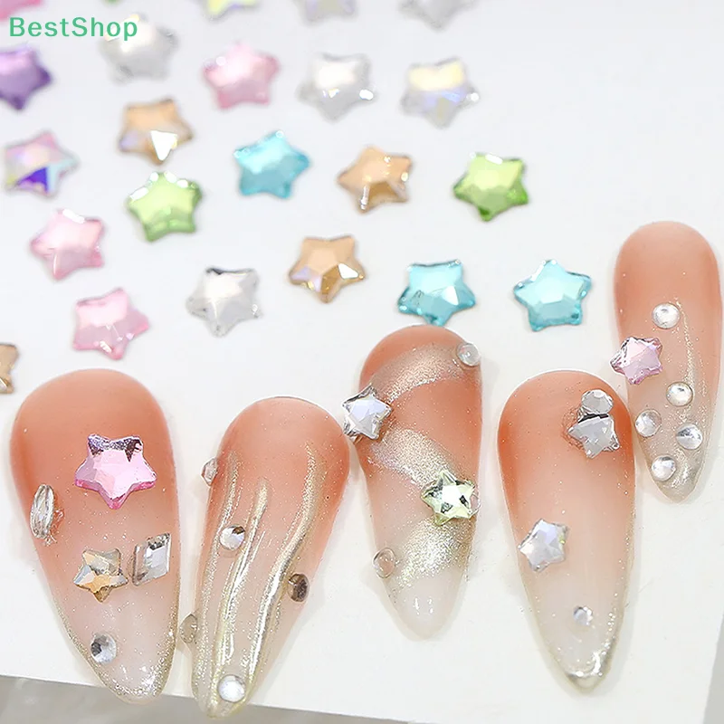 ♥ ♥ ♥ เพชรตกแต่งเล็บขนาดเล็ก 4/6 มม. รูปดาวแบน สีสันหลากหลาย ชุดผสม 50 ชิ้น