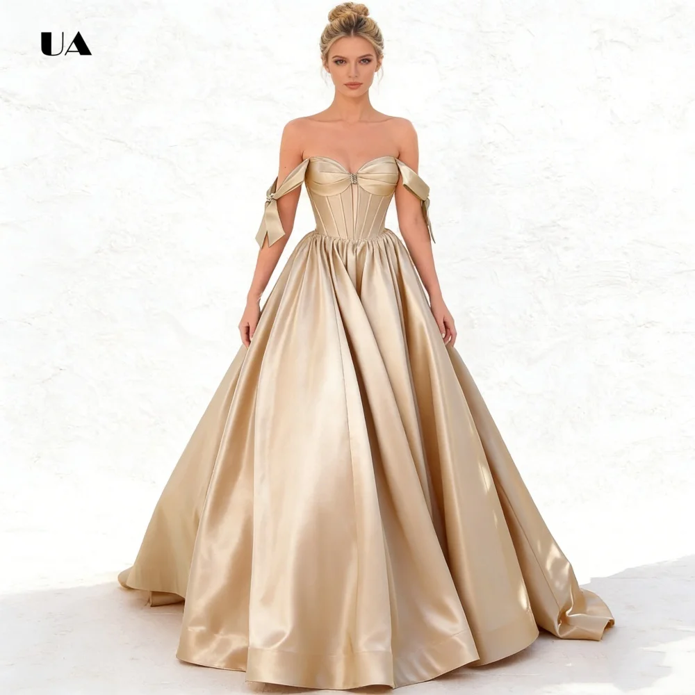 ชุดราตรีออกงานแบบเปิดไหล่สุดโรแมนติกประดับด้วยคริสตัล  ชุดบอลกาวน์ผ้าซาตินเนื้อแน่นคอวี  ชุดราตรีงานเลี้ยงสุดคลาสสิกแบบสั่งตัด