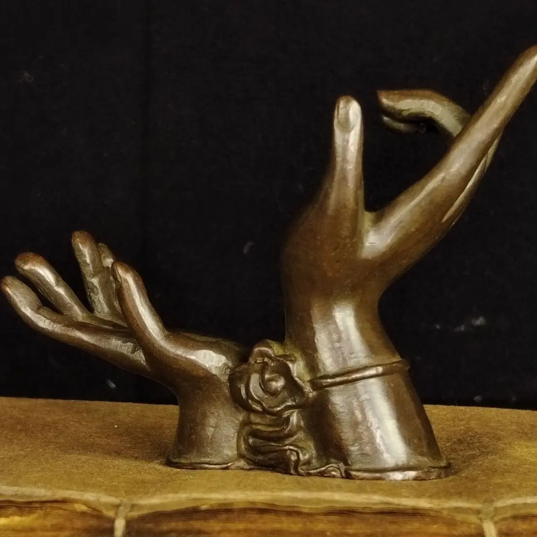 Buddhism guanyin bodhisattva buddha's hand lotus Statue Sculpture Figurines Home Garden Decoration Statues For House