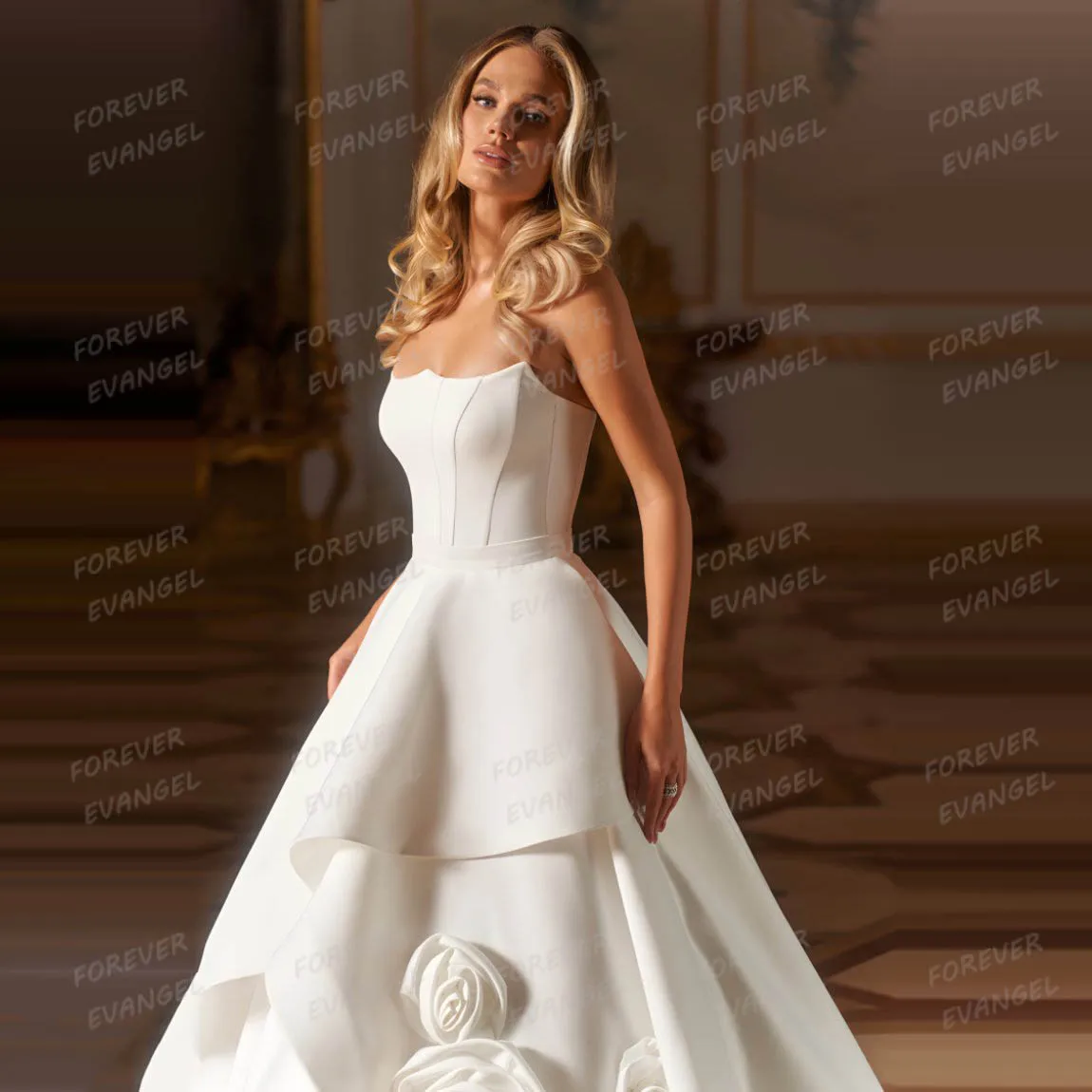Einfache sexy Brautkleider A-Linie Frau 3-D-Blumen Satin trägerlos abgestufte ärmellose Brautkleider Vestido De Novia Maßgeschneidert