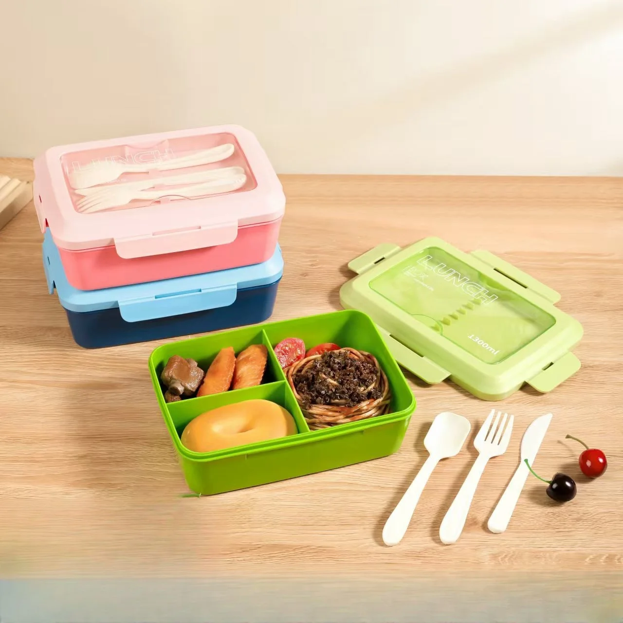 Thickened plastic lunch box with tableware, microwave available student adult office lunch box partitioned bento box  cute style