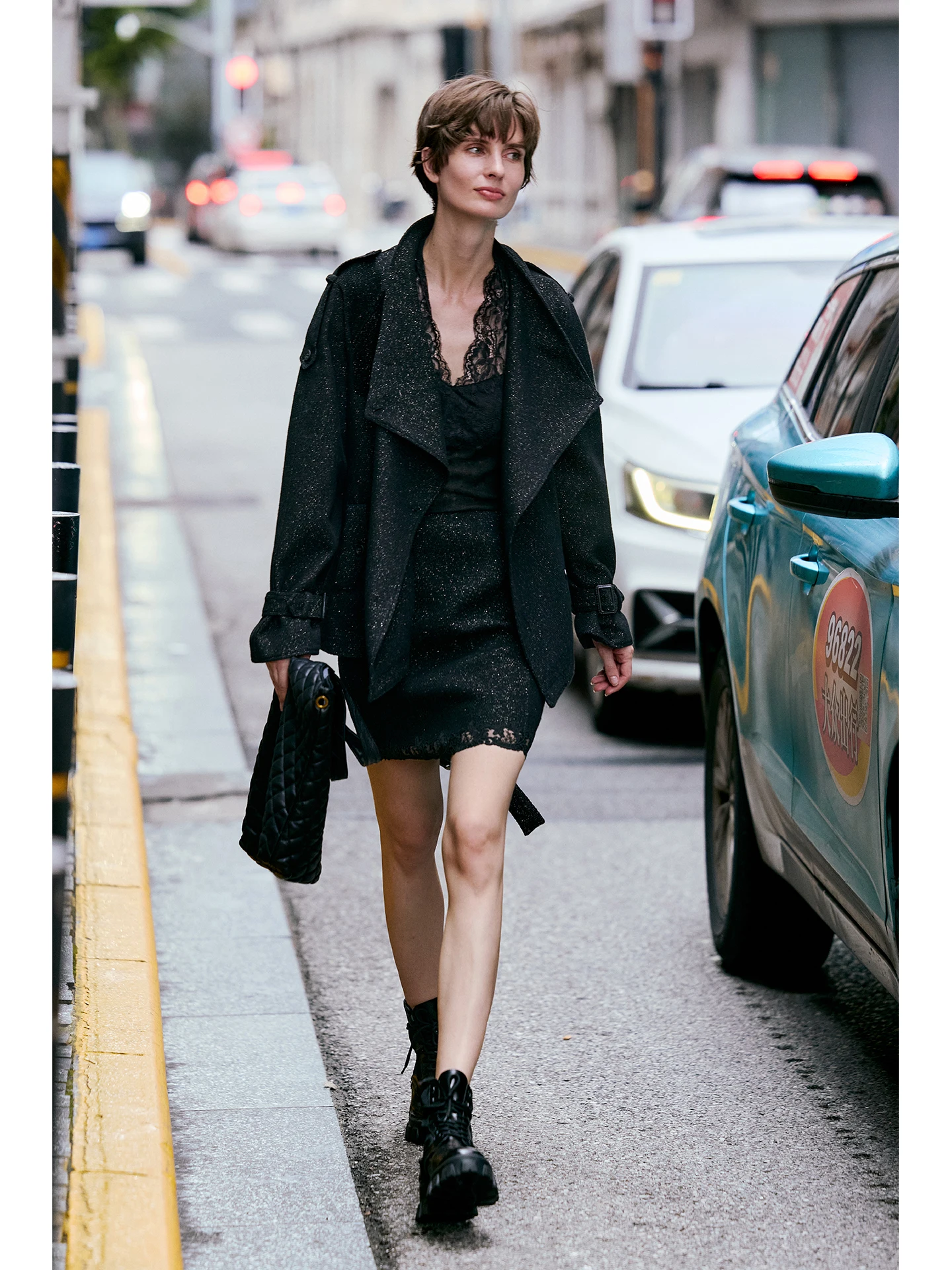 Luna7xi Lace Neck Hanging Strap Vest Women's Sleeveless V-neck Slimming Base Shirt Casual Commute Style Breathable Short Length