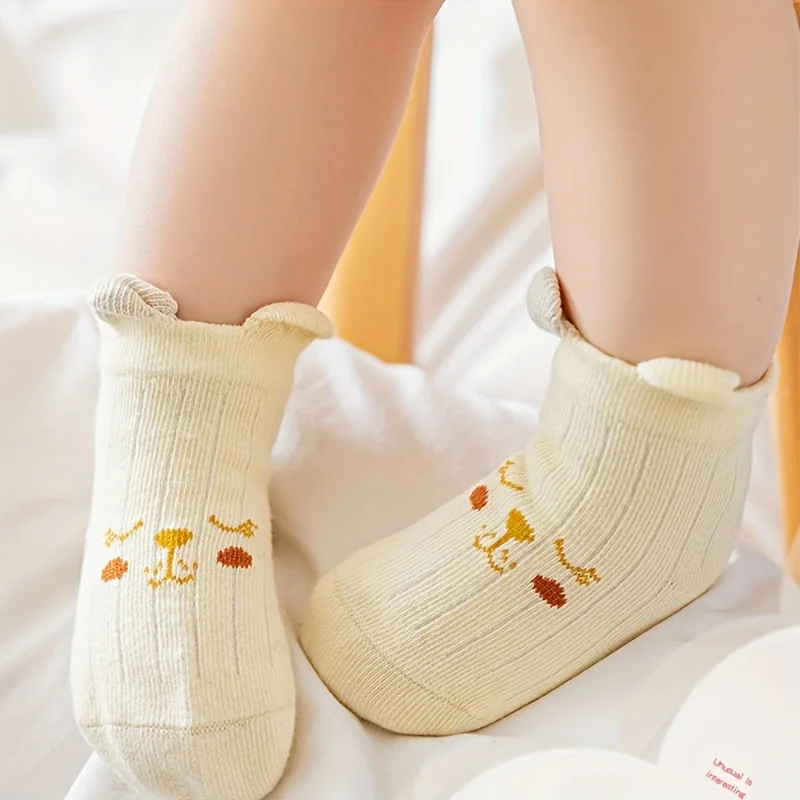 4 pairs of baby socks, cute boys and girls in spring and summer, cartoon three-dimensional teddy bear