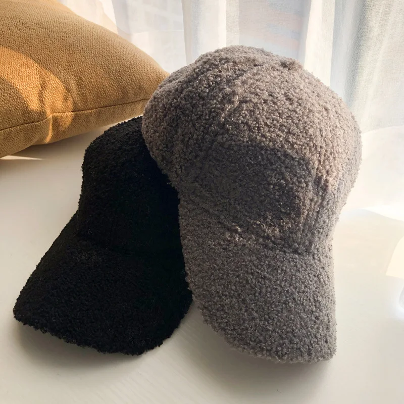Gorra de béisbol para mujer, gorro cálido de lana de cordero Artificial, de felpa, para otoño e invierno, novedad