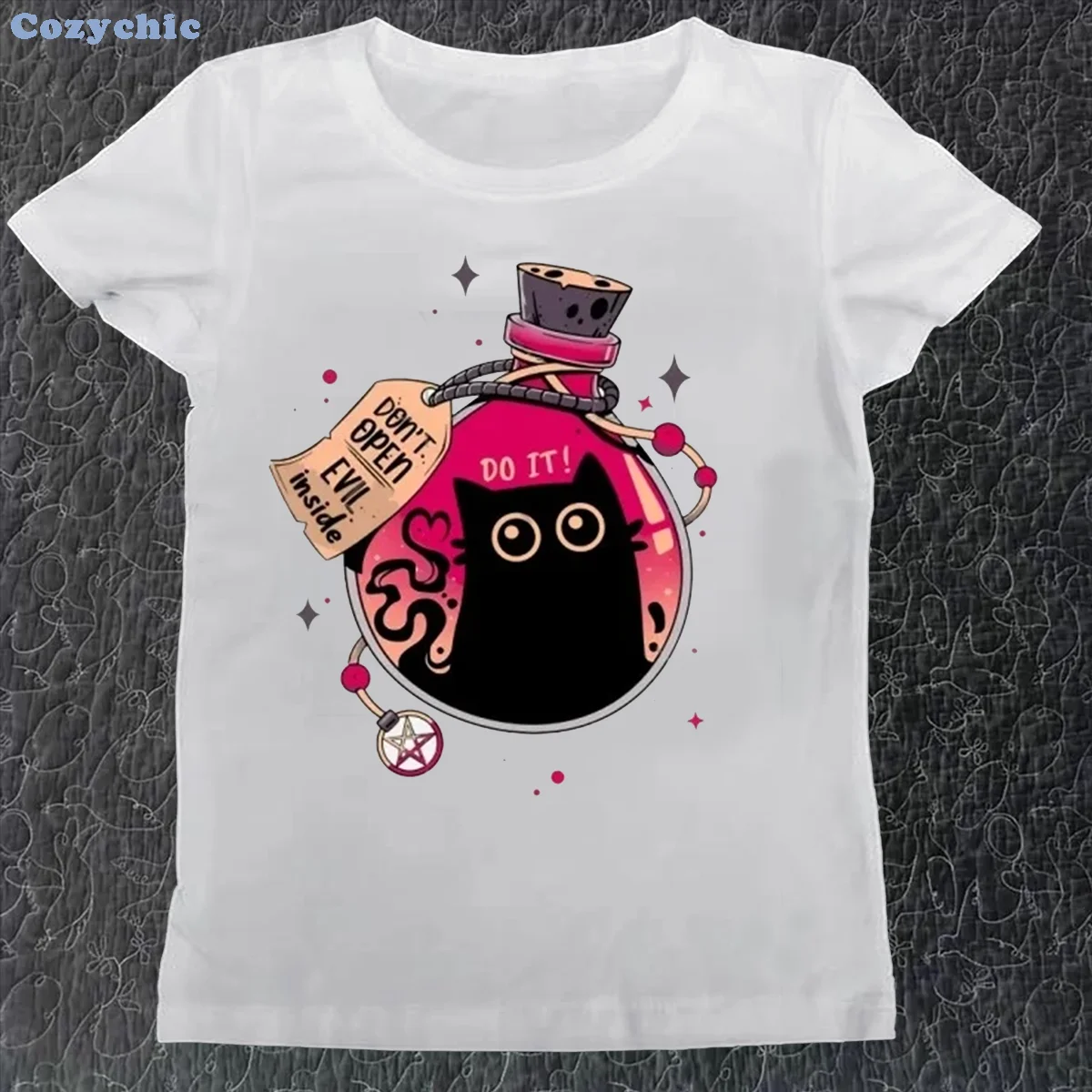 Evil Black Cat in The Bottle T-shirt Summer Fashion T-shirt Short Sleeve Female Cat Pattern Clothing Street Fashion Clothing Y2K