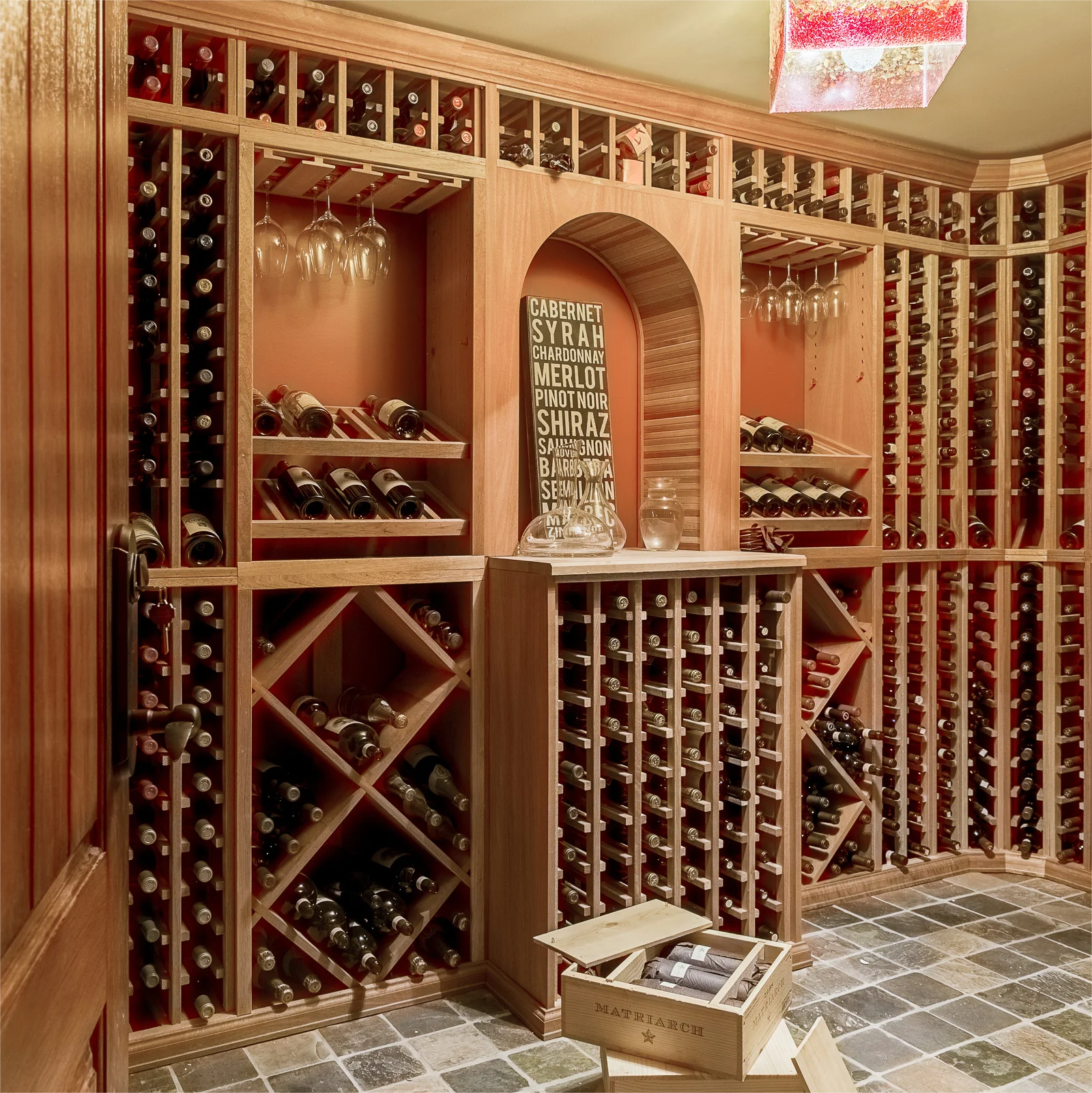 Customized Modular Vintage Solid Wood Wine Cellar Cabinet Retro wine Rack