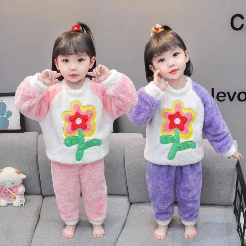 

Autumn and Winter New Children's Pajamas Fashion Plush Thick Flannel Home Clothes 2025 Girl Cute Flower Top Pants Set