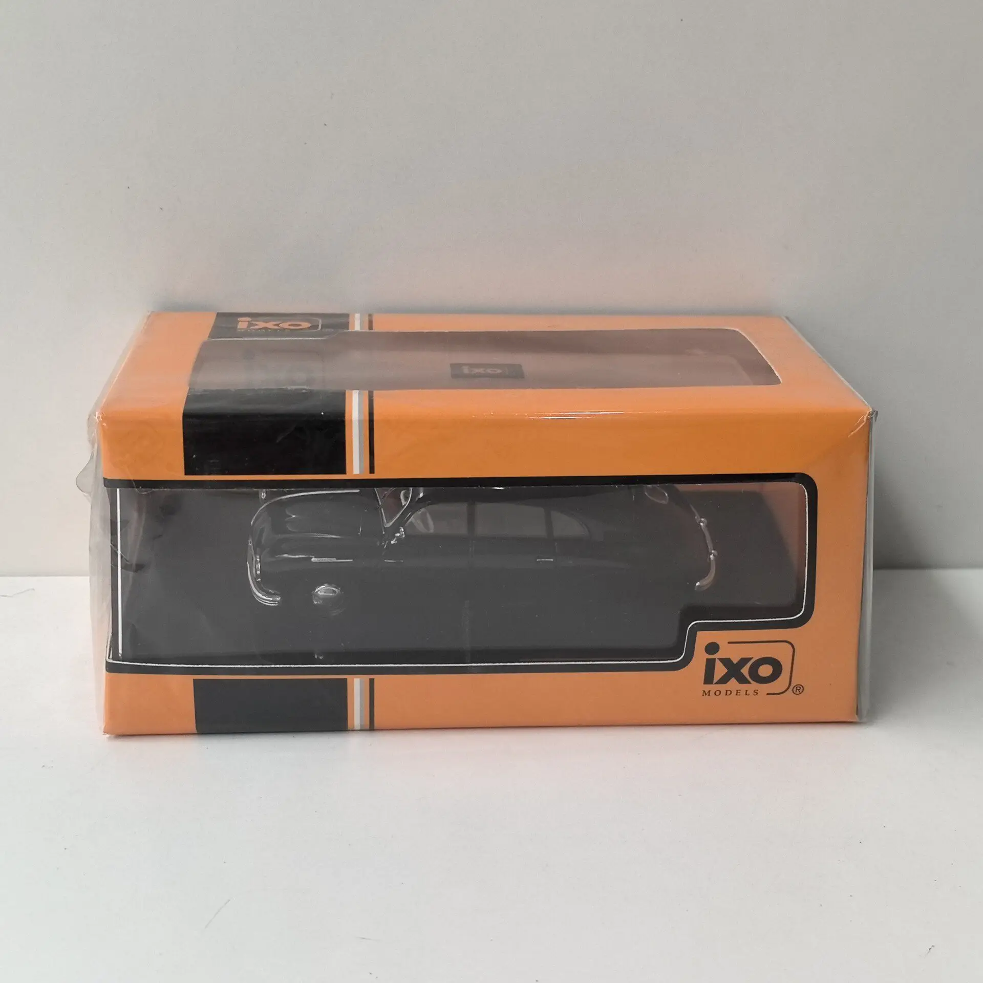 

Diecast IXO 1/43 Scale TATRA T600 TATRAPLAN 1950 27 Alloy Car Model