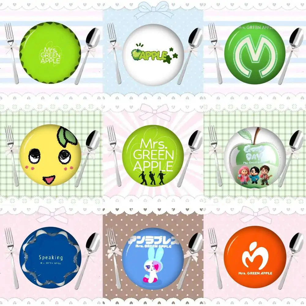 Band M-mrs Green Apples Creator Blechpin-Anstecker, individueller Anime-Charakter, Old-School-Brosche, Cartoon-Kragenabzeichen, Schmuckgeschenk für Fans