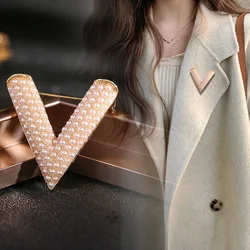 Elegant V Shaped Brooch Gold Plated Simulated Pearl Collar Lapel Pins For Women Girls Suit Scarf Shirt Decor Accessories
