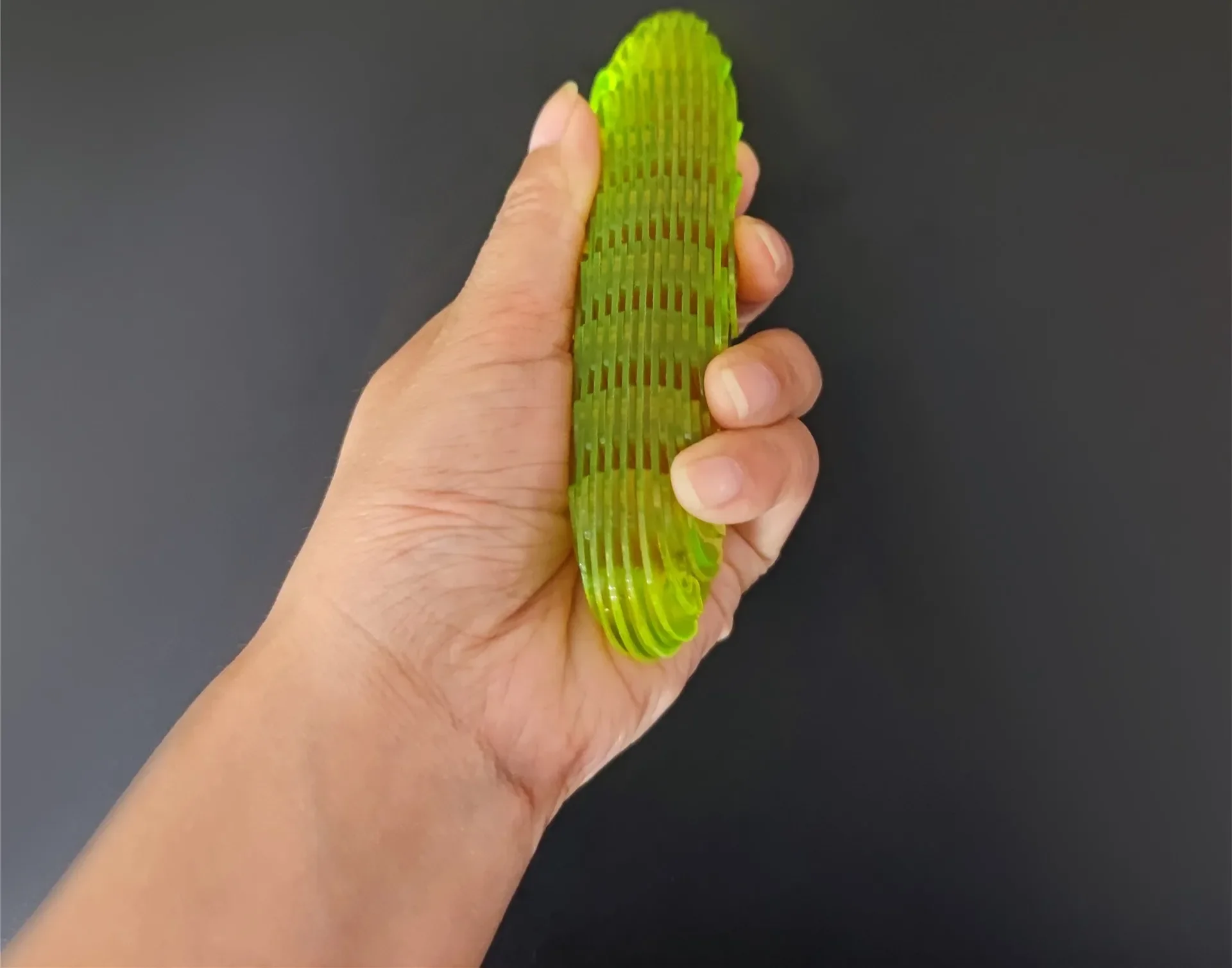 12cm Green Worm Big Fidget Toy Stress Relief Toys Morphing Worm Six Sided Pressing Stress Relief Squishy Worms