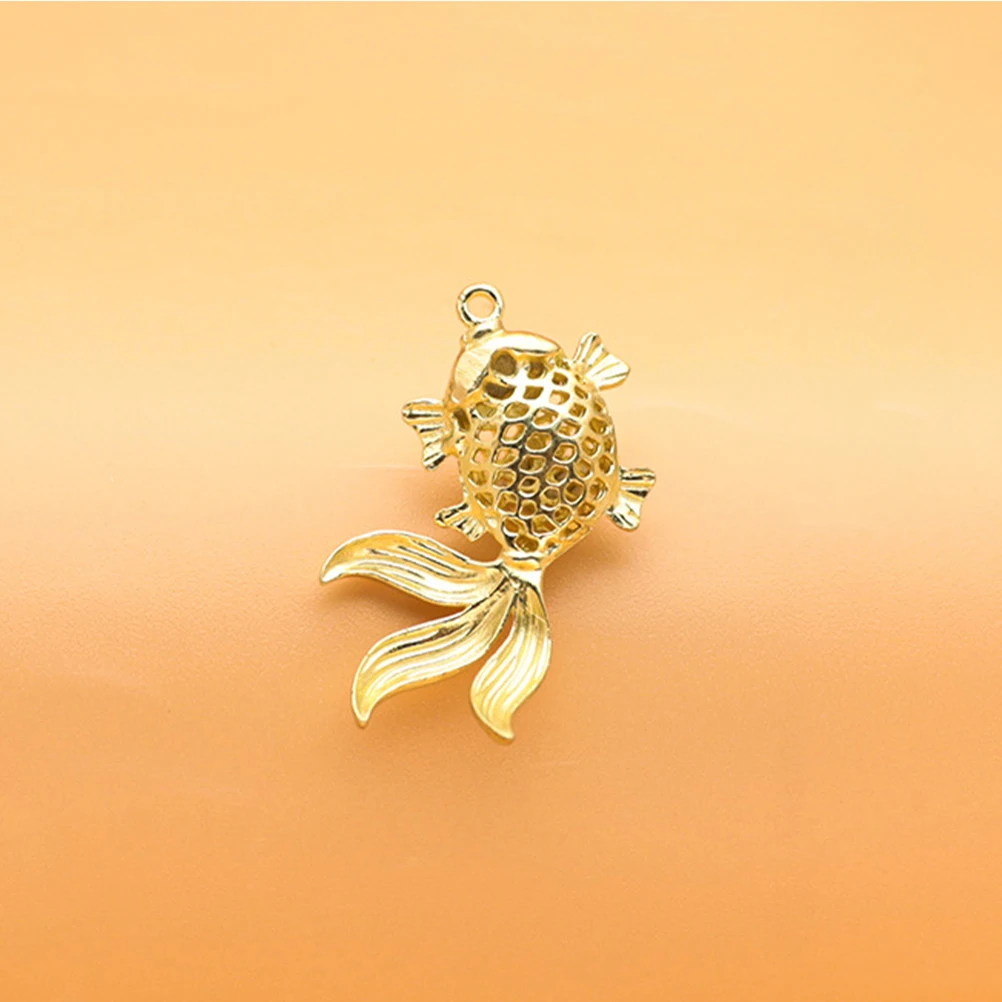 

6 Pcs Retro Goldfish Keychain Decor Small Key Ring nament Brass Pendant DIY Craft Smooth Surface Delicate Chic