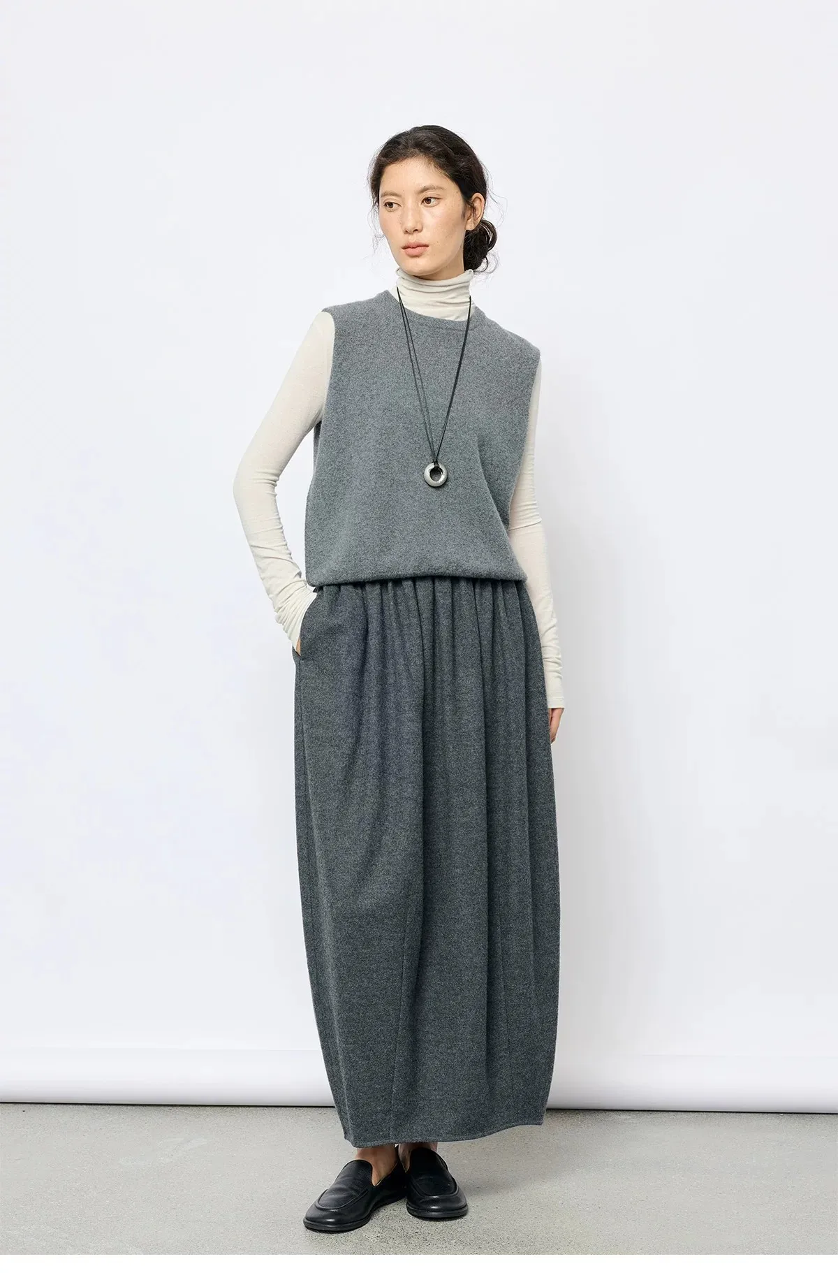 100% Wool Three-Dimensional Cut Flower Bud Skirt, Designed with a Relaxed and Lazy Style, New Model for Women in the Fall/Winter 2026 Season