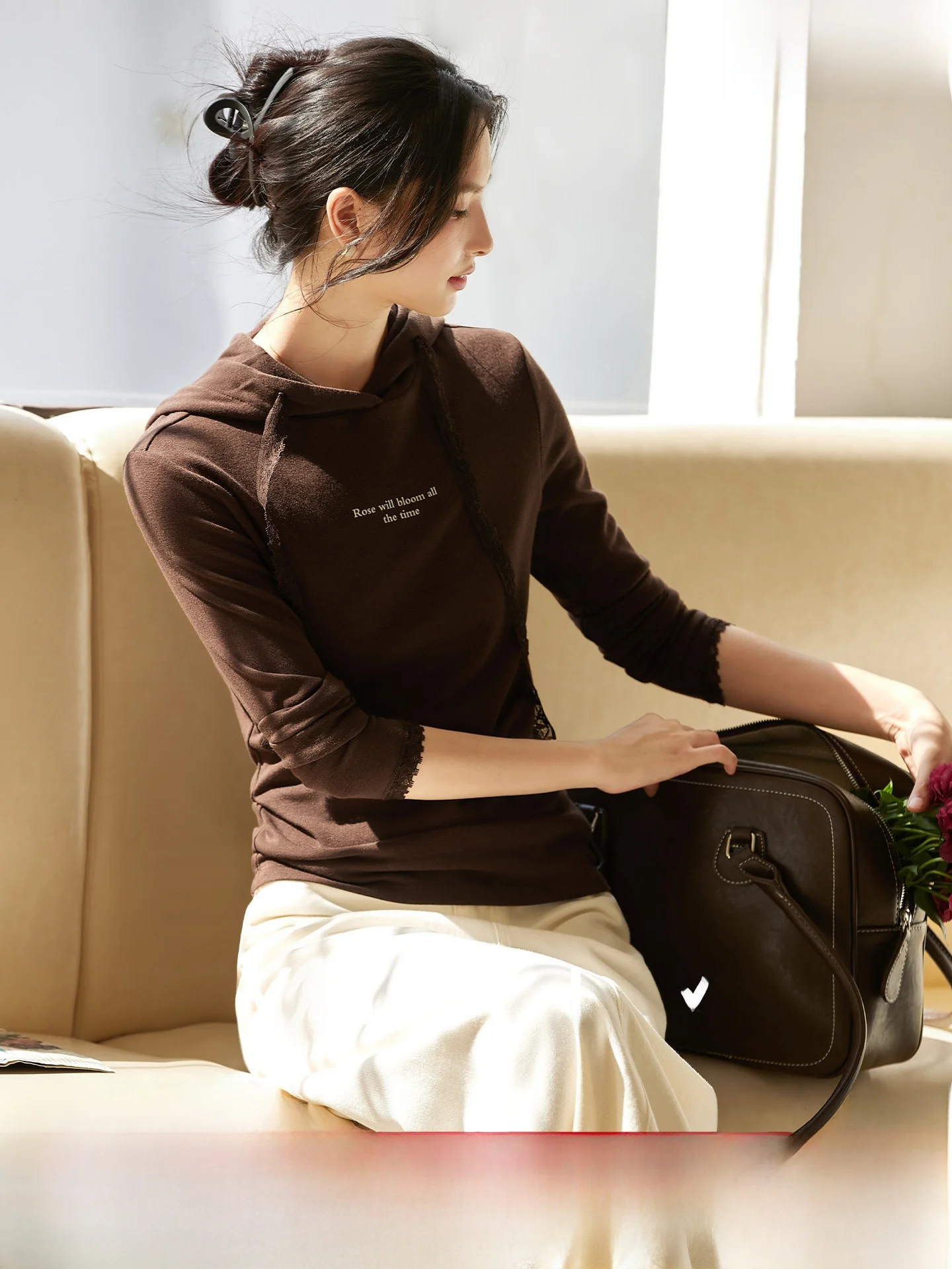 

Женская осенняя новинка: модная приталенная футболка-худи с цветочным принтом, длинный рукав, стандартный крой