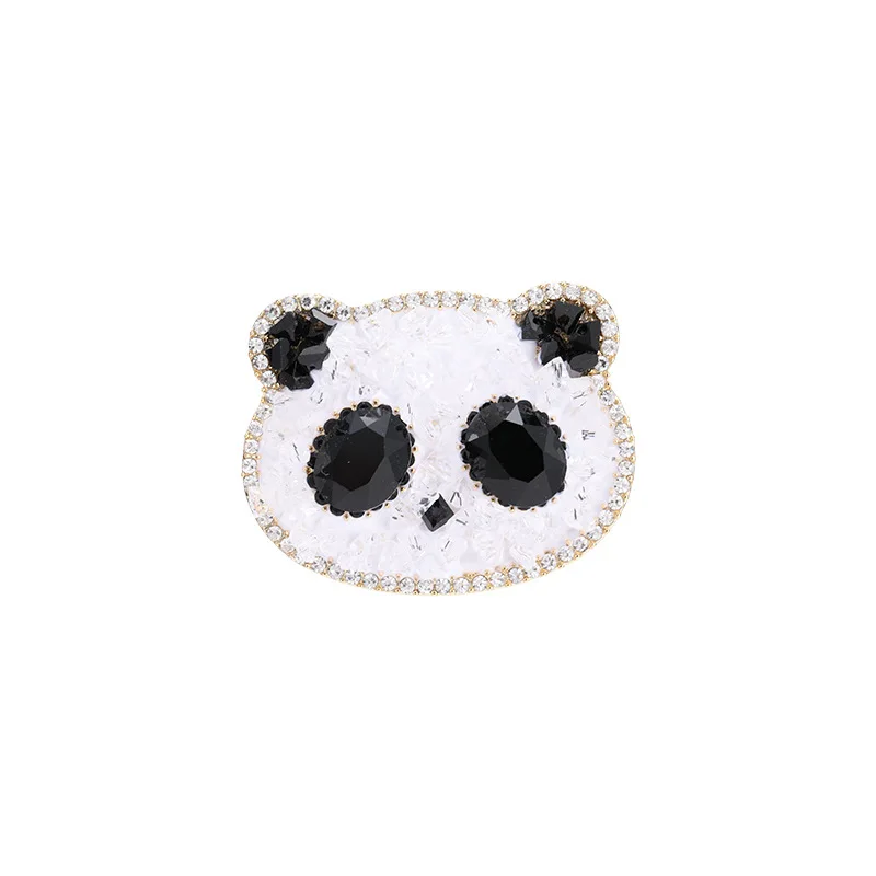 This high-end crystal panda brooch is cute, anti-glare, and exudes a sense of luxury and fashion
