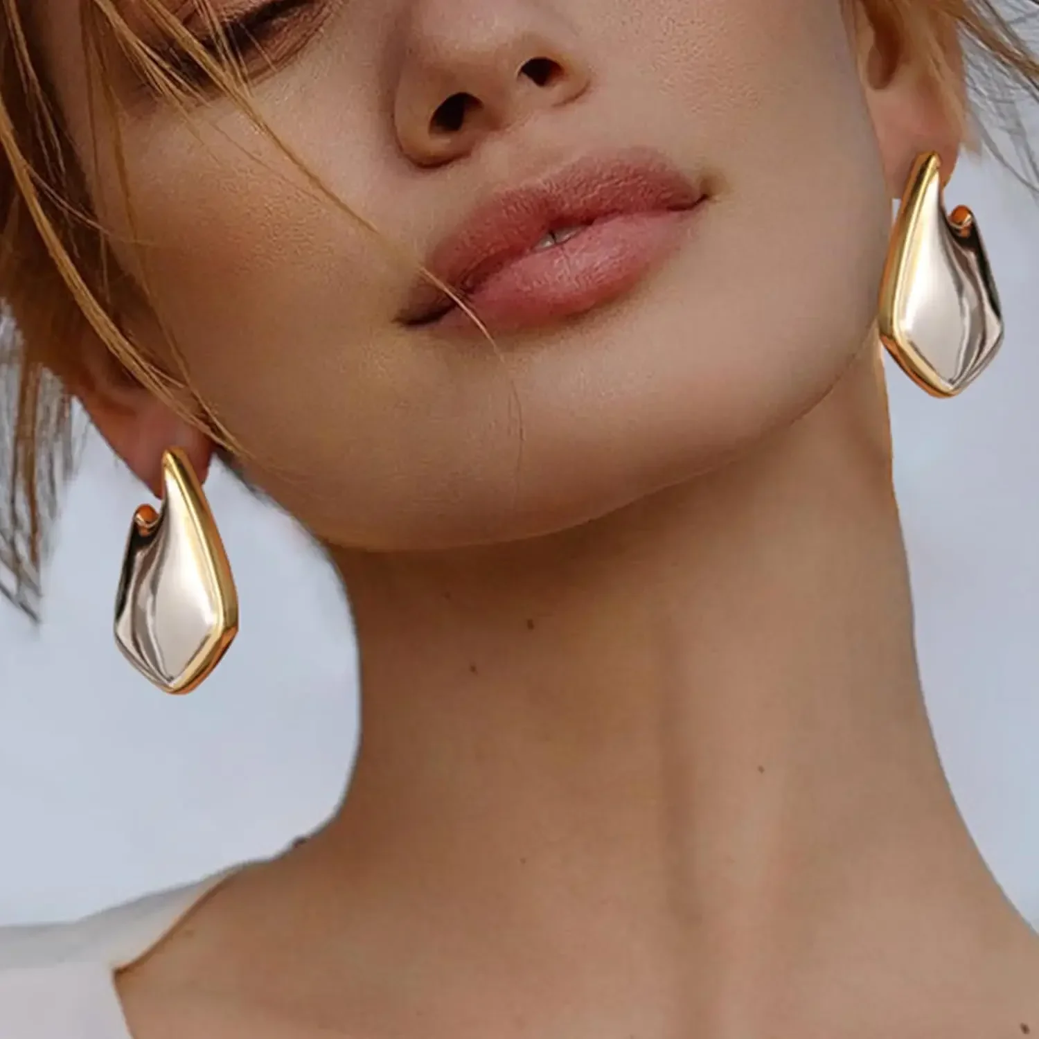 Fashion Gold Earrings for Women Trendy Dupes Earrings Hollow Fin Shaped 18K Gold Plated Chunky Statement Earrings Jewelry