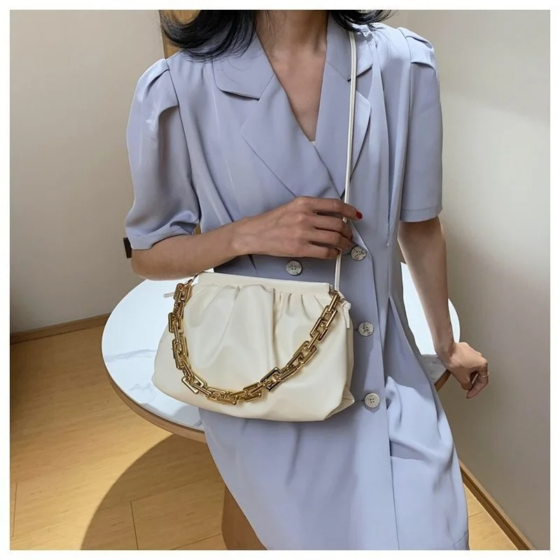 2022 New Thick Chain Shoulder Bags For Women pu Leather Pleated Cloud Bag Simple Crossbody Bag Casual Ladies Bag Designer