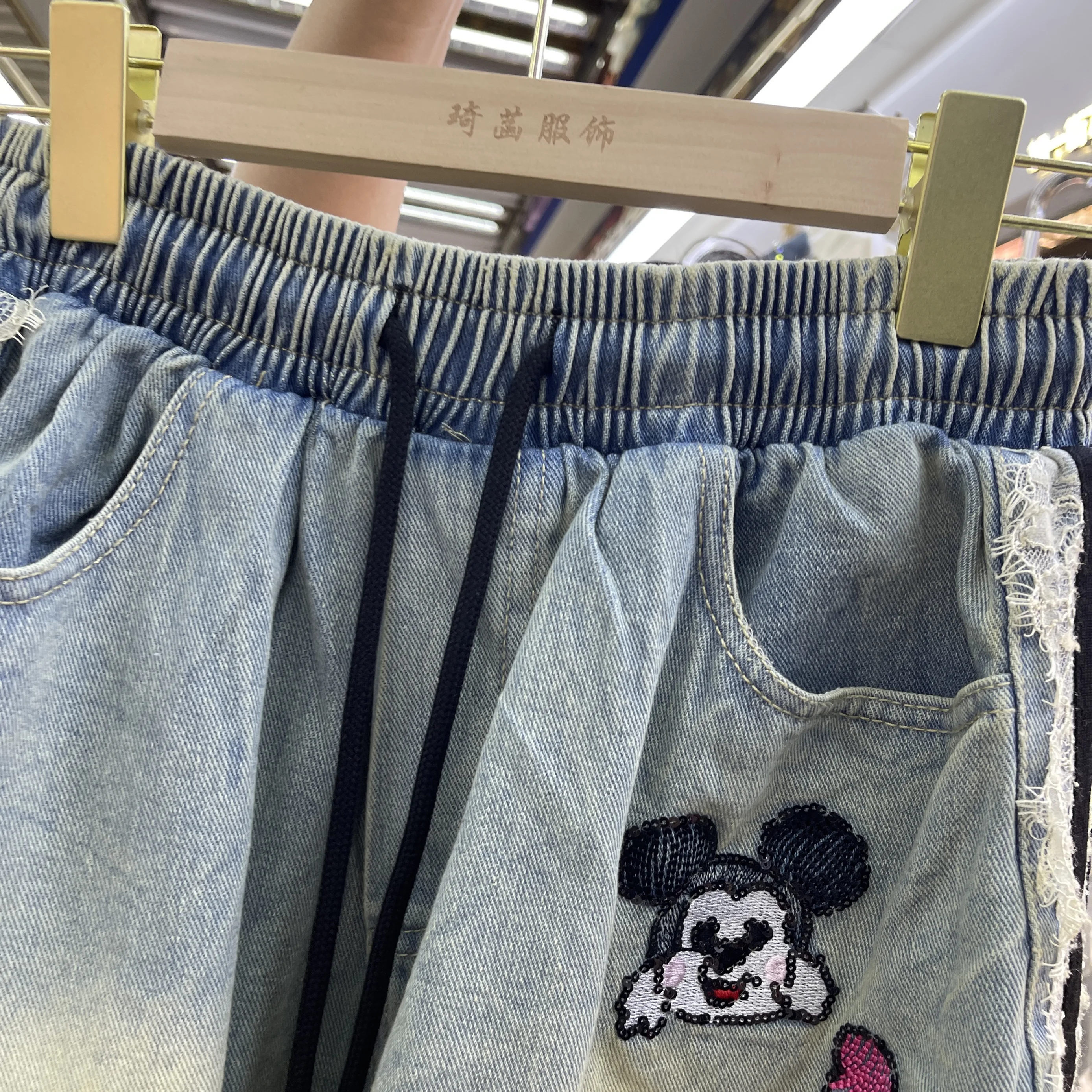 Cartoon Hot Pants 2025 Summer New Washed Cotton Elastic Waist Wide Legs Hot Diamond Casual Embroidered Denim Shorts Women