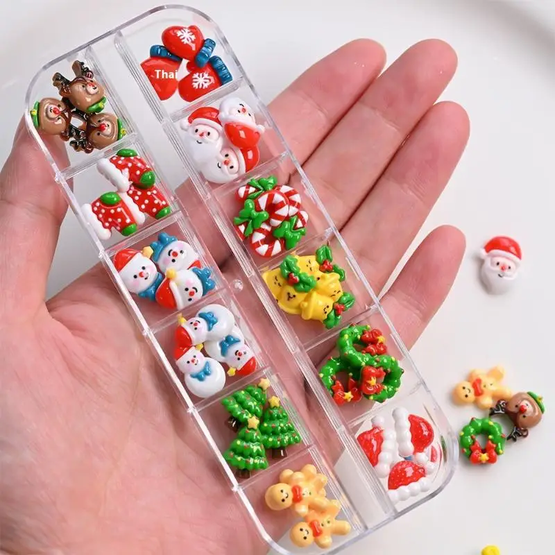 12 شبكة تحتوي على 36/60 قطعة من زينة الأظافر عالية الجودة بتصاميم كاواي لرجل الثلج وشجرة عيد الميلاد، مع تصاميم ثلاثية الأبعاد لرنة وسانتا كلوز