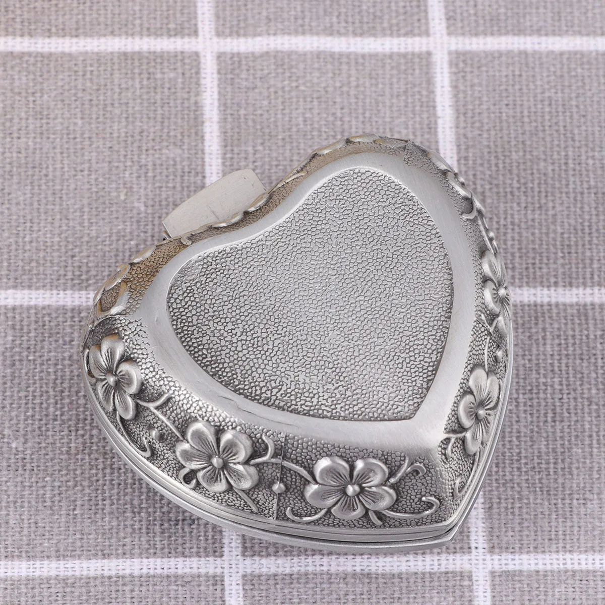 

Princess Vintage Jewelry Box Flower Carved Durable Metal Zinc Alloy Elegant Lock Jewelry Storage Organizer for Travel