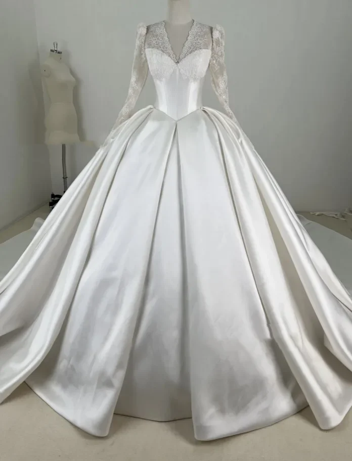 Flavinke Customized Elegant wedding dresses V-neck lace Satin long-sleeved Women's wedding Brides dresses Gown Vestido de novia