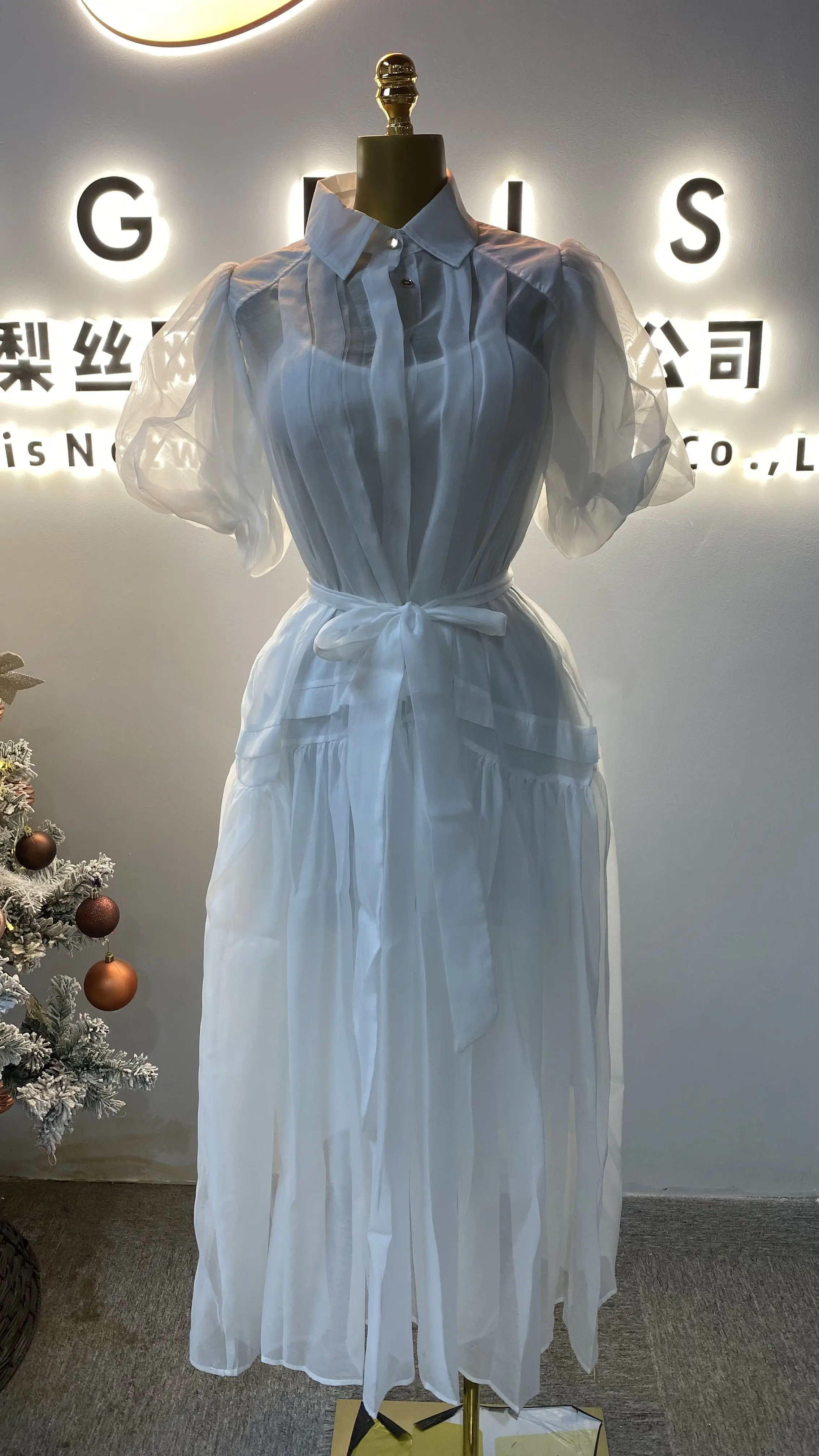 

Fashionable Spring/Summer Mini Dress for Women with Puff Sleeves, Belt, Printed Casual V-Neck, Retro Party Style-GZXX052