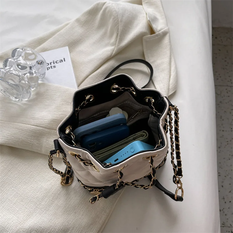 2023 New Leather Small Handbags Women Chain Bucket Tote Bags for Girls Designer Vintage Messenger Crossbody Purses Black Female